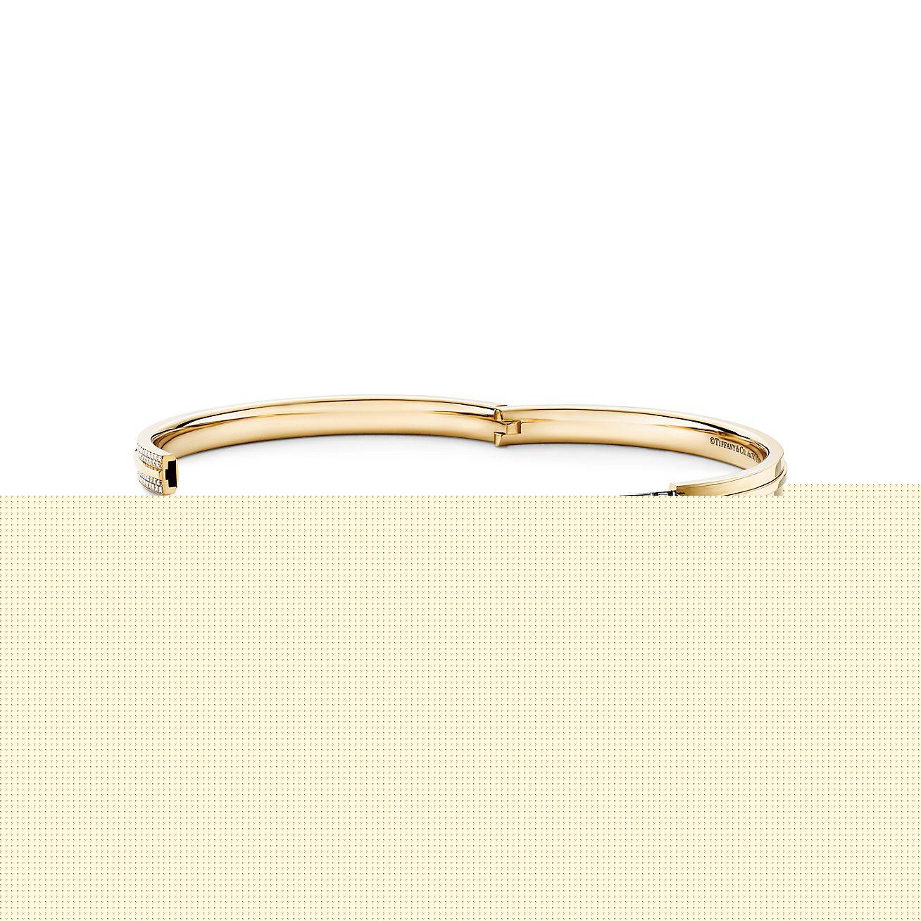 T*f*ny t pavé diamond hinged bangle in 18k gold